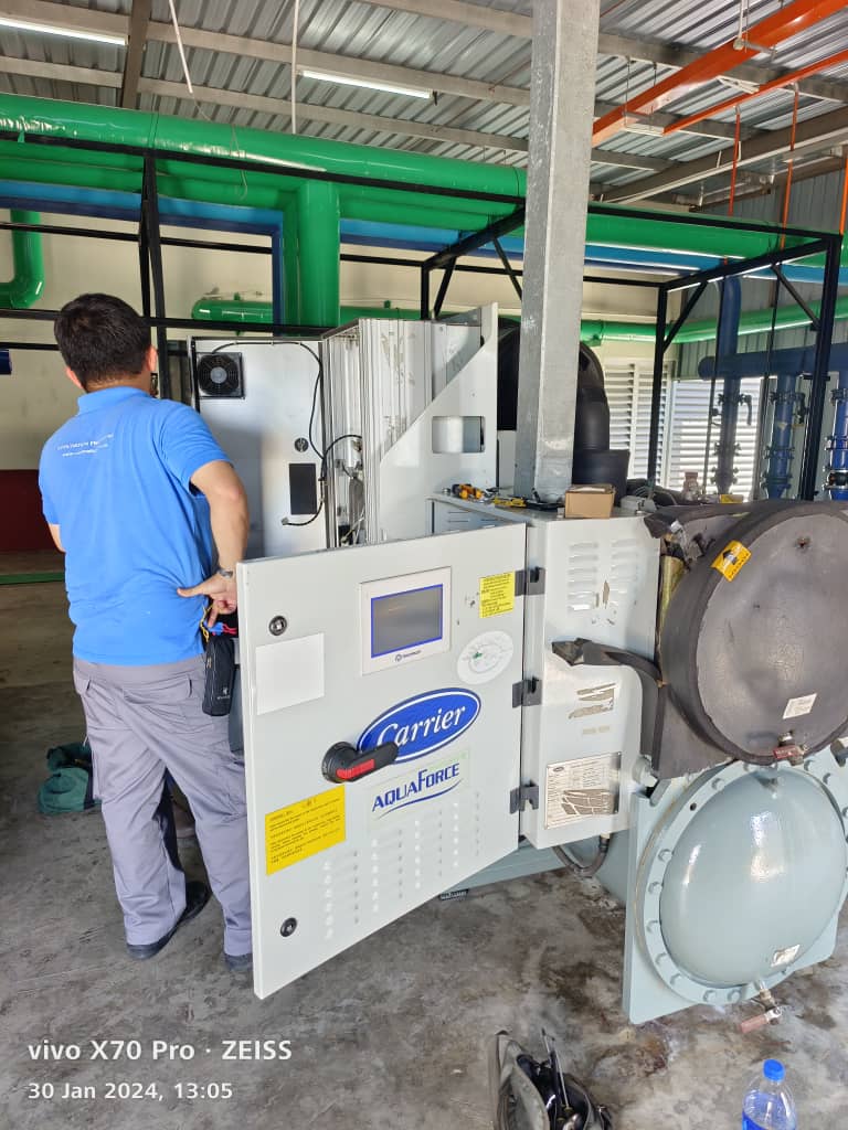 Industrial HVAC chiller service